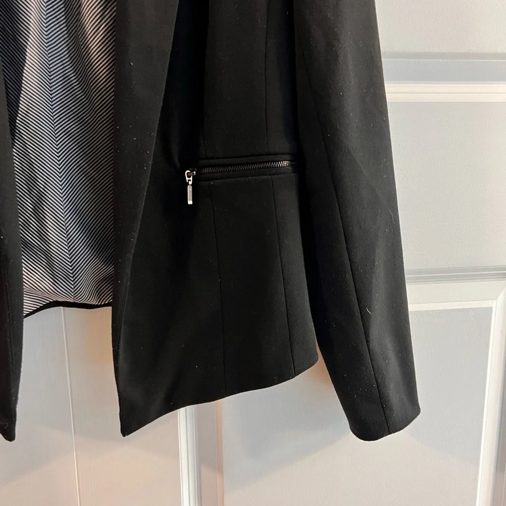 Blazer - Picture 3 of 3